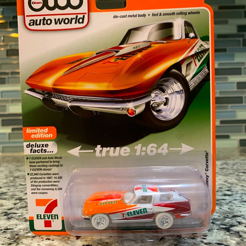 Auto world 1967 Chevy corvette Ultra red ( 7 eleven exclusive)